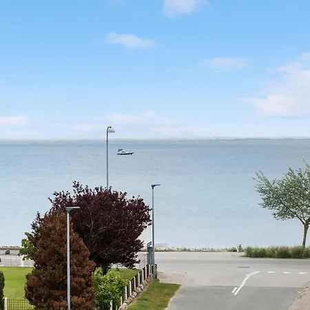 2 Bedroom Beautiful In *