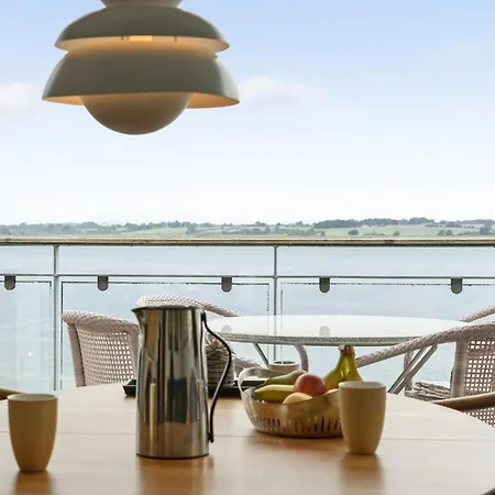 Apartment 2 Bedroom Beautiful In *